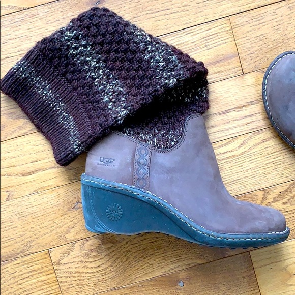 UGG Cresthaven Brown Leather & Knit Wedge Boots - Picture 4 of 9